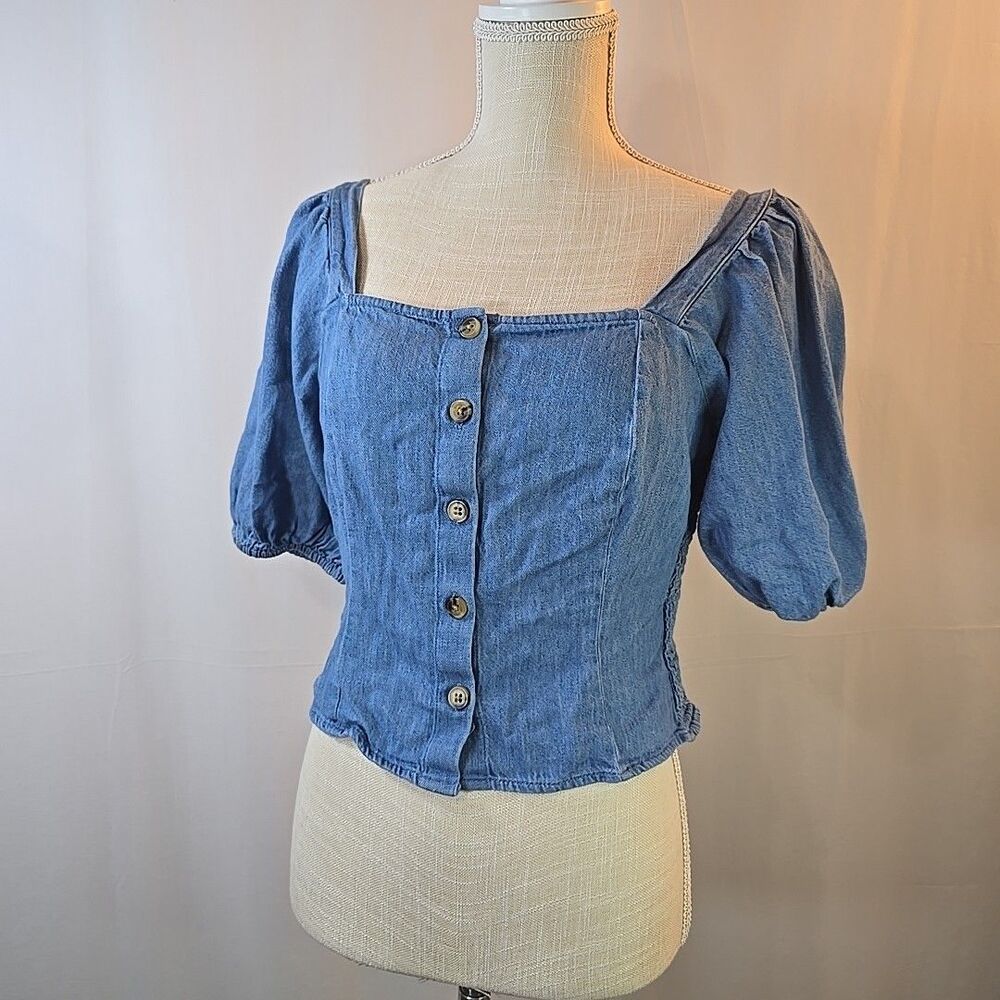 Old Navy Puff Sleeve Crop Top Size Small Soft Denim Blue Button Up Shirred Sides